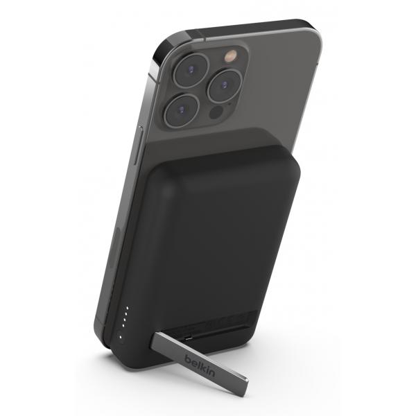 Belkin BoostCharge 5000 mAh Carica wireless Nero (DRAHTLOSE MAGNETISCHE POWERBAN - MIT AUSKLAPPBAREM STANDFU)