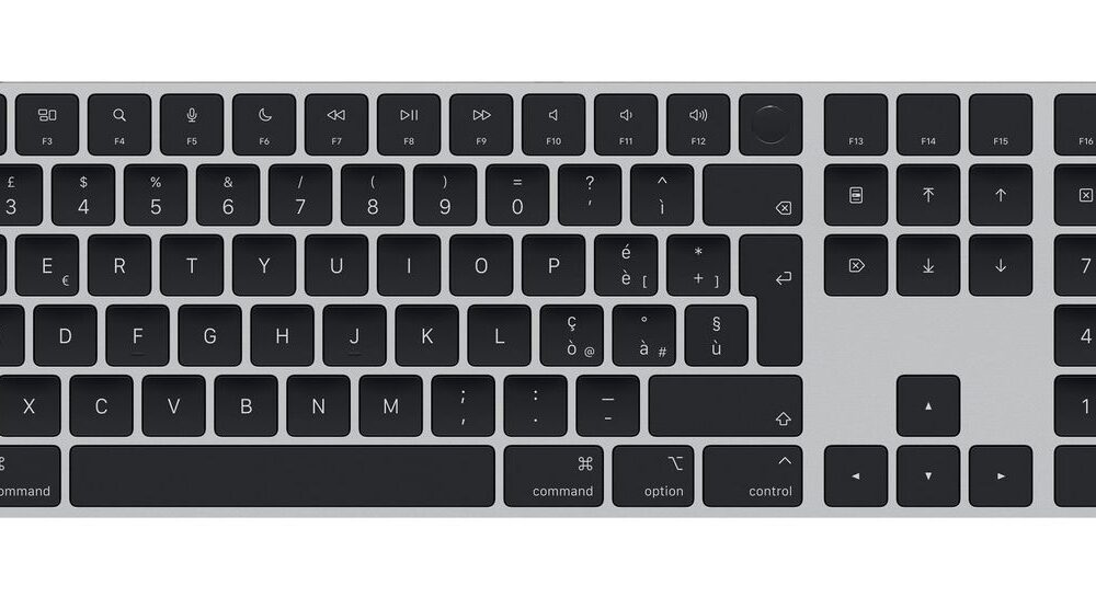 Apple Magic tastiera Universale USB + Bluetooth QWERTY Italiano Nero (Apple Magic Keyboard with Touch ID and Numeric Keypad - Tastiera - USB-C - senza fili - Bluetooth - QWERTY - italiana - black key